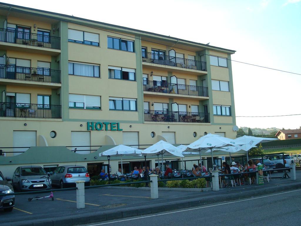 Hotel Brisamar Bañugues Extérieur photo